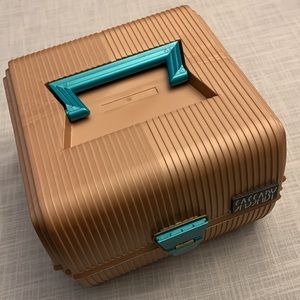 80’s Sassaby makeup case